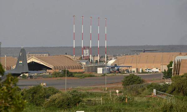 Ein Bild der französisch-nigrischen Airbase in Niamey.