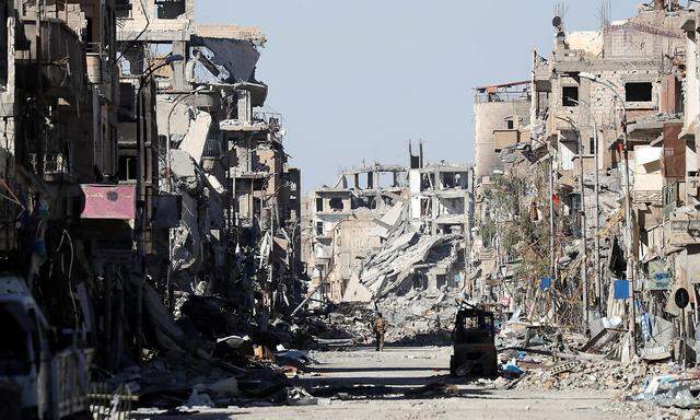 Raqqa galt als Hauptstadt des IS. Viele IS-Kämpfer dürften dank Geheimabkommen aus der Stadt geflüchtet sein.