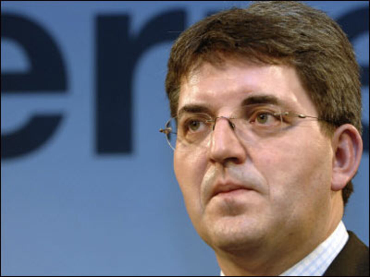 "Spät, aber sehr wichtig." ÖVP-Generalsekretär Hannes Missethon zur Erklärung Straches, in der er sich vom Nationalsozialismus und seinen Auswüchsen distanziert.