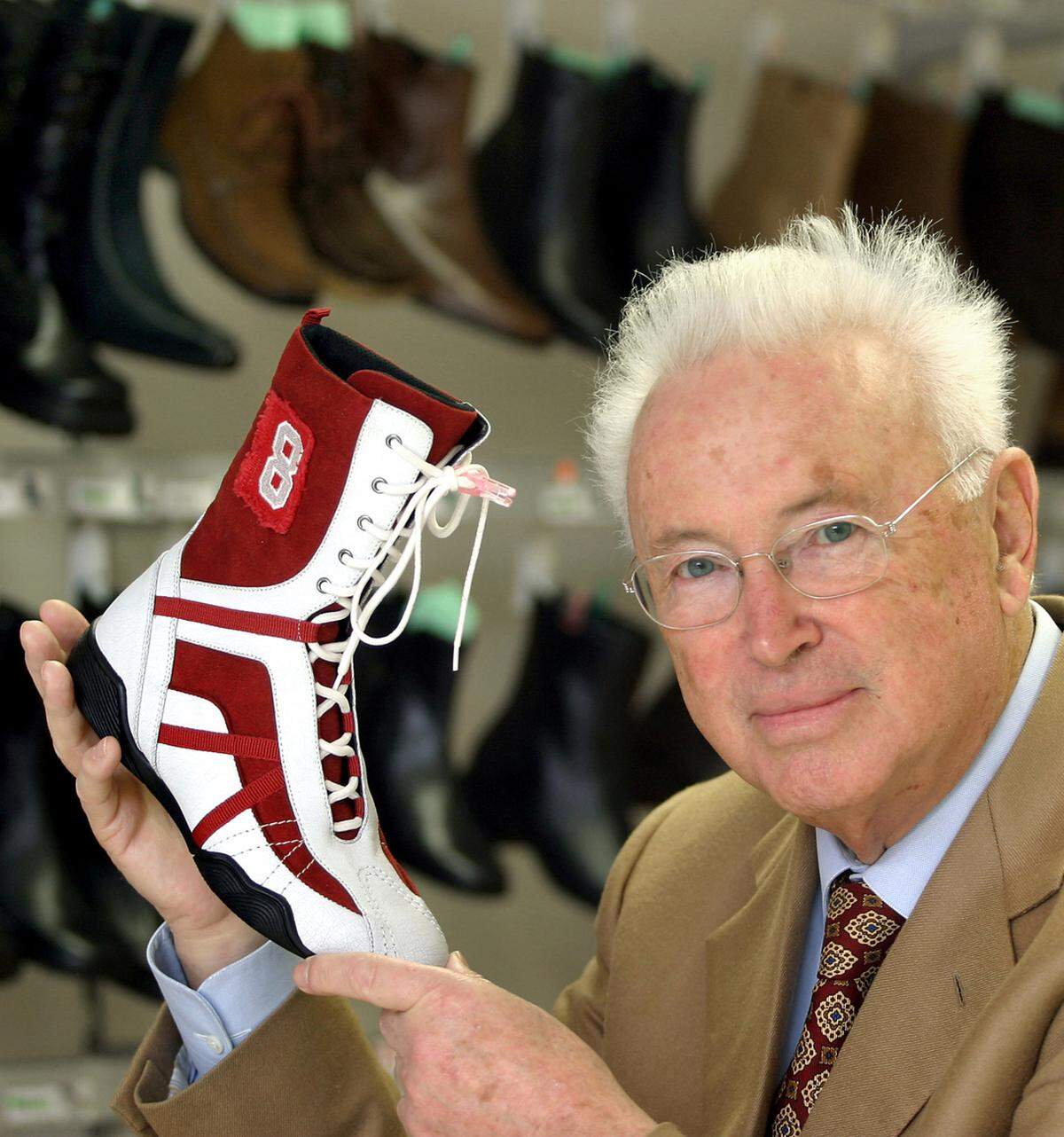 Der Besitzer der Schuhkette Deichmann hat ein Vermögen von 4,1 Milliarden Dollar.