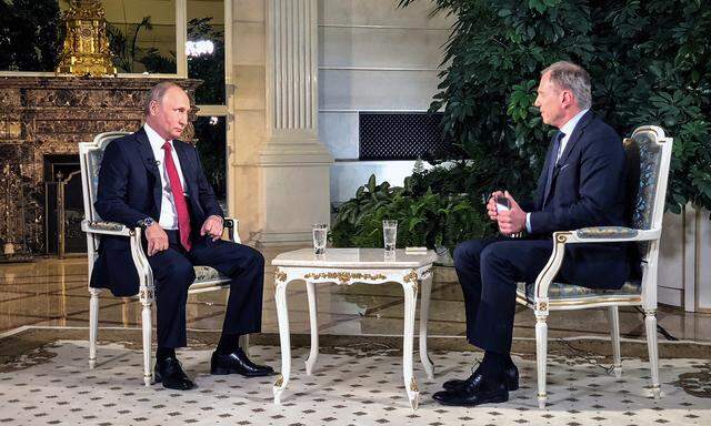 Der russische Staatschef stellte sich exakt 52 Minuten lang den Fragen von Armin Wolf