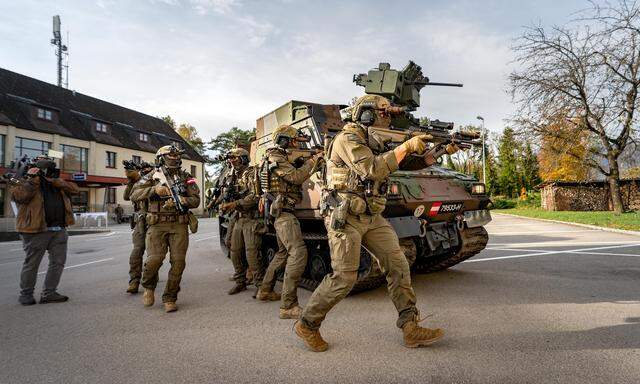 Soldaten des Bundesheeres bei einer Übung. 