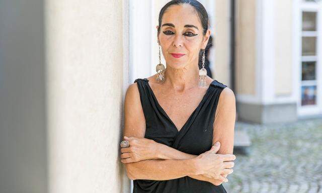 Verletzlichkeit trotz Stärke in Bildern sichtbar werden zu lassen, darin ist Shirin Neshat eine Meisterin.