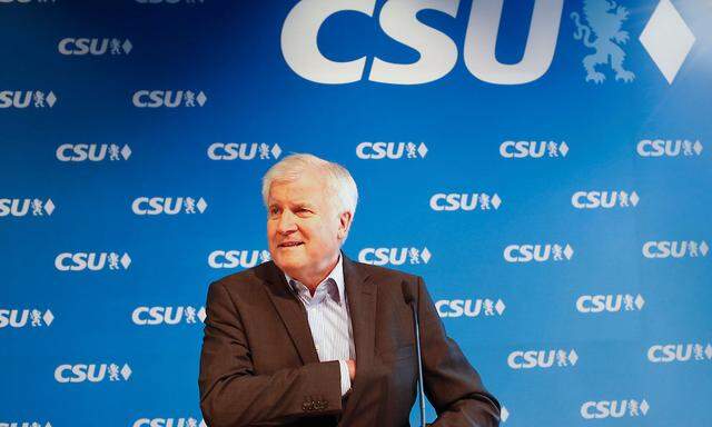 Horst Seehofer hat in seiner CSU die volle Rückendeckung - in Bayern wird heuer gewählt.