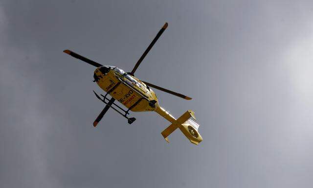 Der Bub wurde per Hubschrauber ins Krankenhaus Schwarzach geflogen. 