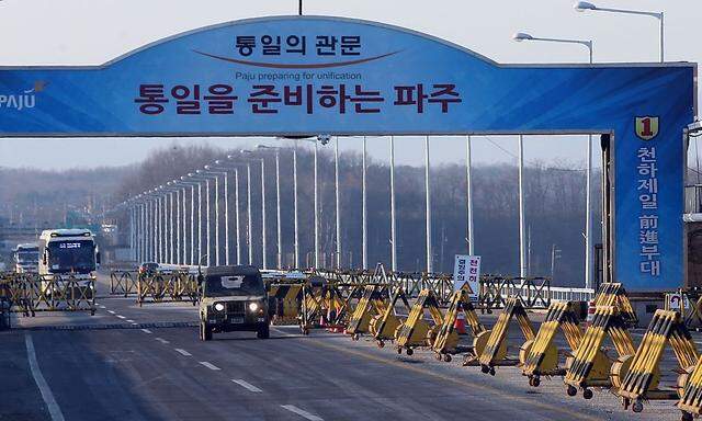 Südkorea beendet den Betrieb des gemeinsamen Industrieparks in Kaesong.