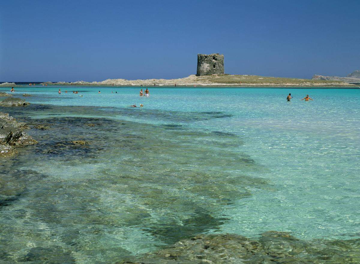 Die Strände und das Meer in Sardinien sind eine Reise Wert. Das denken sich in der Hauptsaison jedoch viele Urlauber.    