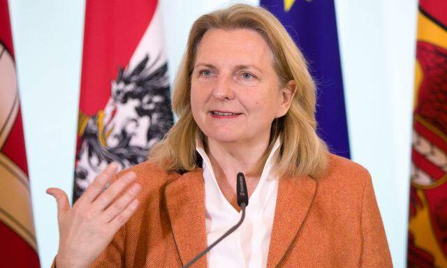 Außenministerin Karin Kneissl 