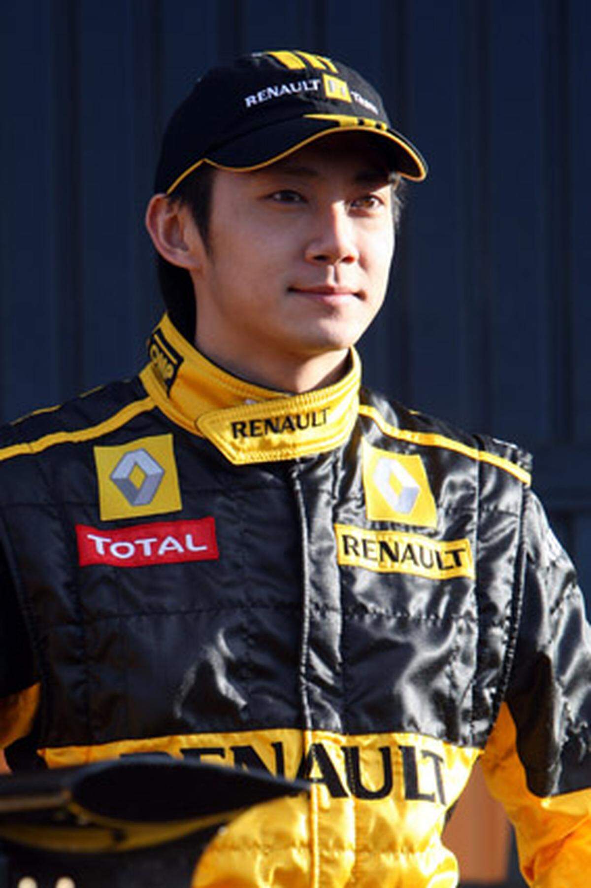 Auch bei der Position des Ersatzfahrers gibt es eine Premiere: Erstmals ist ein chinesischer Fahrer Teil eines Formel-1-Teams. Der 27-jährige Ho-Pin Tung wurde in den Niederlanden geboren und wird 2010 auch in der Nachwuchsklasse GP2 antreten. "Das ist eine große Sache. Dieser Schritt dürfte ein Durchbruch sein, was die Aufmerksamkeit der Medien betrifft", meinte Tung bei seiner Präsentation.