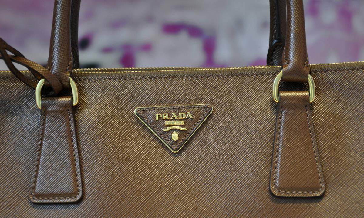 Eine Prada-Handtasche bekommt man ab etwa hundert Pfund in der Woche. Der Verleih von Luxushandtaschen ist aktuell eher in Großbritannien und den USA ein Thema als in Österreich und Deutschland.