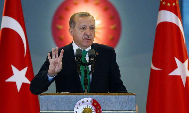 Erdoğan sprach den Wunsch nach Einführung der Todesstrafe an. 