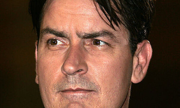 Charlie Sheen ins Krankenhaus eingeliefert