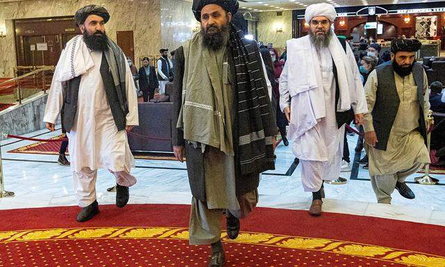 Taliban-Vertreter in Moskau, das gab es schon während der Friedenskonferenz am 18. März - in der Bildmitte Abdul Ghani Baradar, mittlerweile Vize-Premierminister Afghanistans.