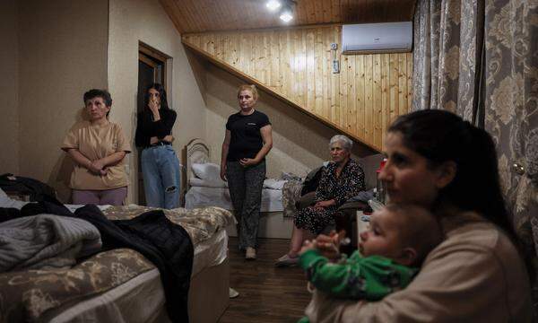 Goris ist die erste Station für Flüchtlinge aus Berg-Karabach. Jetzt wächst die Angst, dass der Krieg auch hierher kommt.