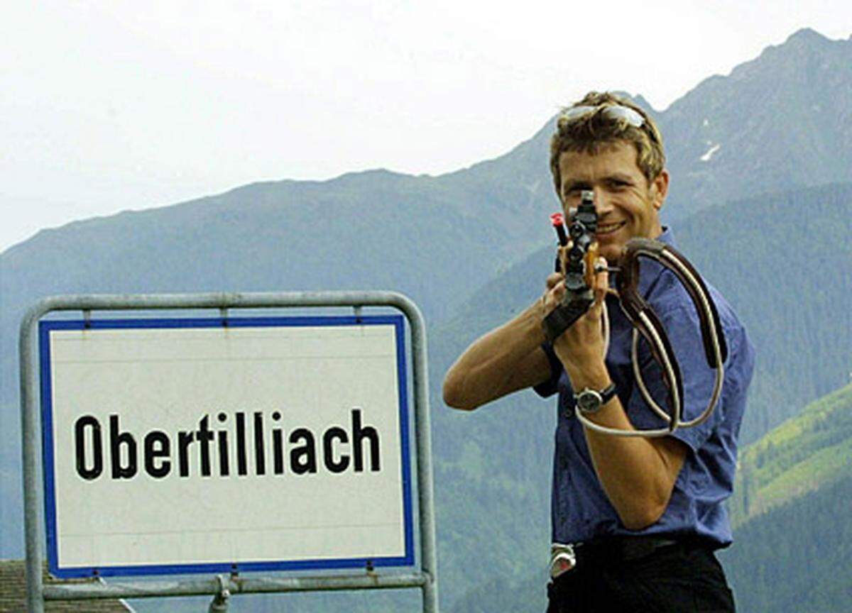 Seinen offiziellen Wohnsitz hat Björndalen in der Osttiroler Gemeinde Obertilliach. Als Hobbies nennt er auf seiner Homepage : Motorrad fahren, klettern, Fahrrad fahren