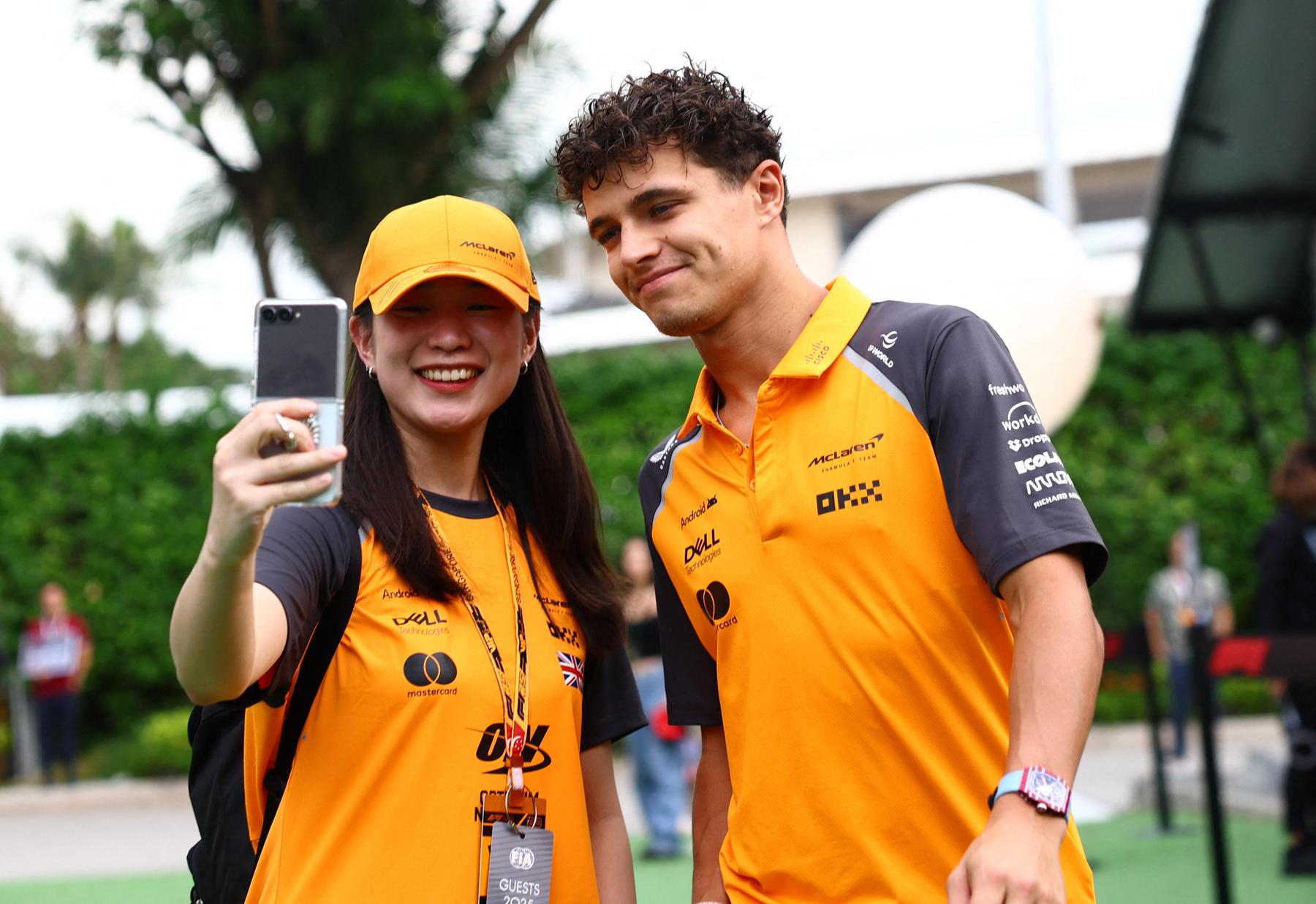 Bis zu 60°C im F1-Cockpit: Kühlwesten für Piloten in Singapur