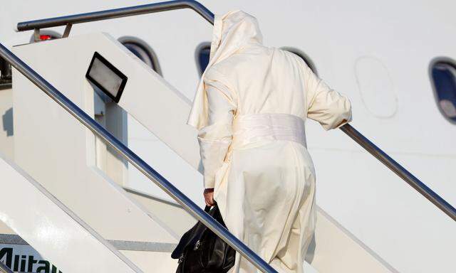 Papst Franziskus ist am Mittwochfrüh zu einer einwöchigen Reise nach Mosambik, Madagaskar und Mauritius aufgebrochen