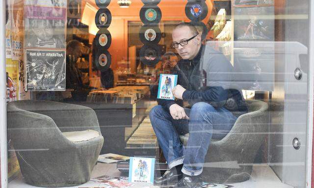 Jörg – Recordshack – Lauermann in seinem Plattengeschäft Record Shack.