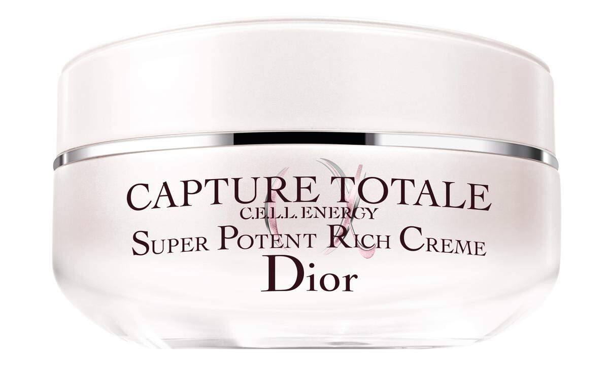Kraftvoll. Die "Super Potent Rich Cream" aus der "Capture Totale"-Linie von Dior soll Feuchtigkeit spenden und so Hautalterung verringern. Mit Öl aus Pfingstrosenblüten (115 Euro).