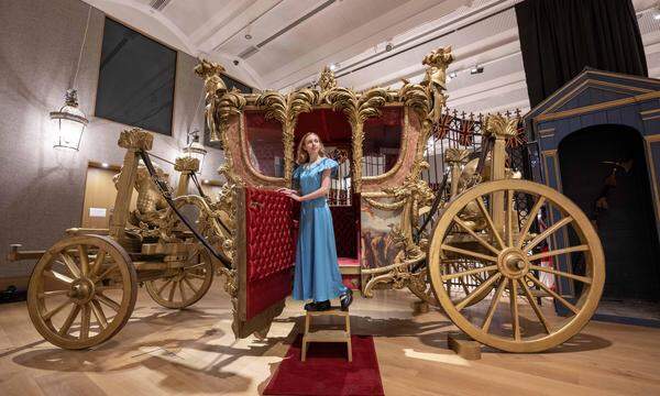 „The Crown“-Kutsche der Queen wird versteigert - 50.000 Pfund soll sie bringen.