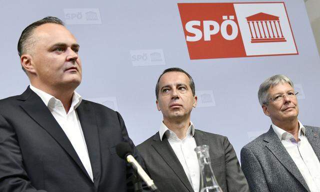 Rechter Flügel, linker Flügel und der Parteichef in der Mitte: Hans Peter Doskozil, Christian Kern, Peter Kaiser.