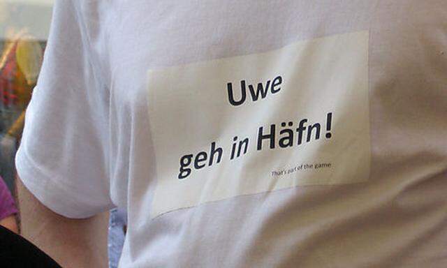 Anti-Scheuch-Shirt: Anzeige wegen Ordnungsstörung