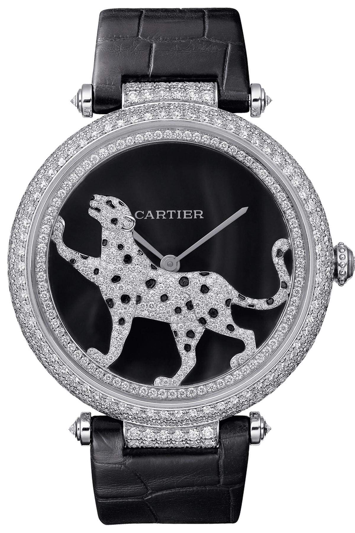 „Promenade d’une Panthère“: Der Panther fungiert als Aufzugsrotor des Cartier-Uhrwerks. Bei jeder Handbewegung dreht, beziehungsweise promeniert er funkelnd auf dem Zifferblatt und zieht dabei die Uhr auf.