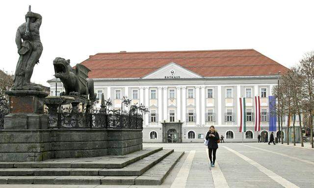 Außenansicht des Rathauses Klagenfurt 