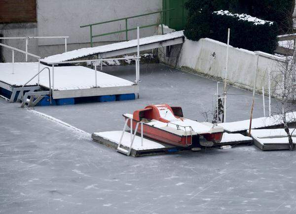 Ein Tretbootsteg an der Alten Donau, aufgenommen am Dienstag. &gt;&gt; Zum Bericht: Wie der Frost die Stadt verändert
