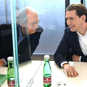 Hat Sebastian Kurz im U-Ausschuss (am Bild mit Anwalt Werner Suppan) die Wahrheit gesagt?