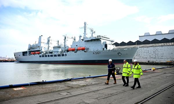 Der britische Premier Keir Starmer (hier bei einem Besuch der Königlichen Hilfsflotte in Birkenhead) will eine „Koalition der Willigen“ für die Ukraine bilden. Auch Staaten des Commonwealth wie Australien wollen sich daran beteiligen.  