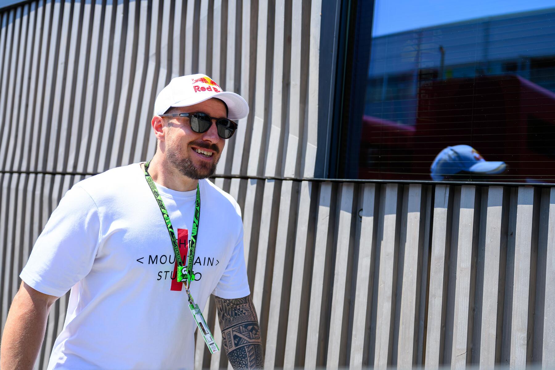 Marcel Hirscher still 'ten percent' from comeback, eyes return despite knee pain