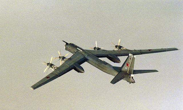 Archivbild: Ein Langstreckenbomber vom Typ Tupolew Tu-95