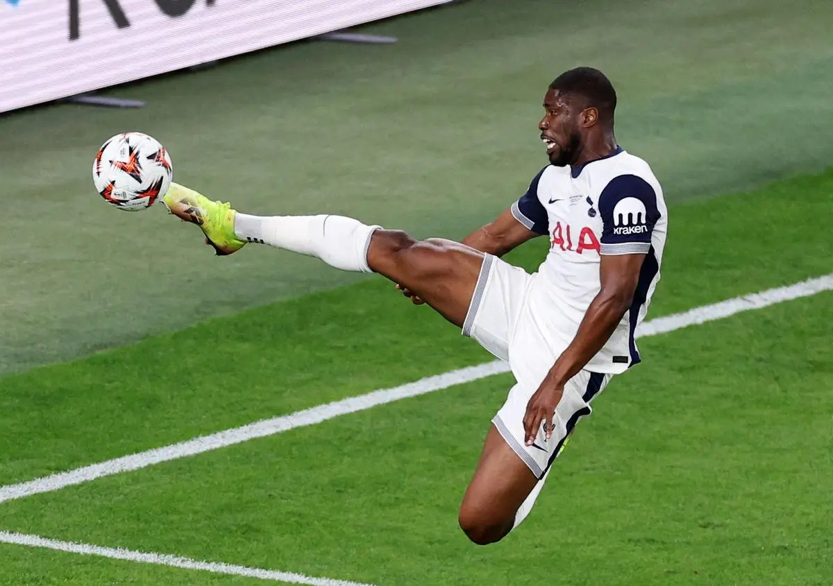 Danso narrowly misses a top chance.