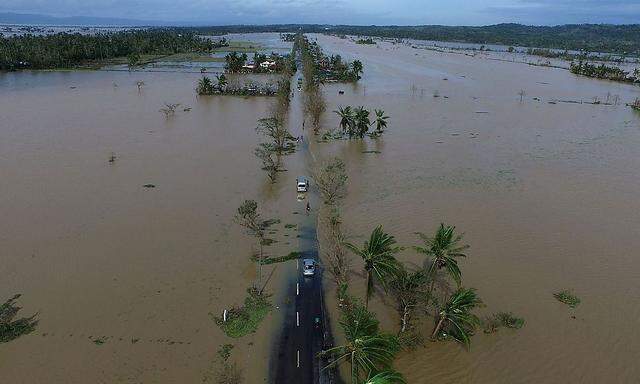 In Polangui überschwemmte "Nock-Ten" mehrere Straßen.