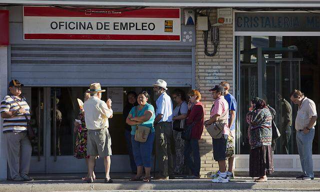 Spanish Job Center Ahead Of Employment Figures