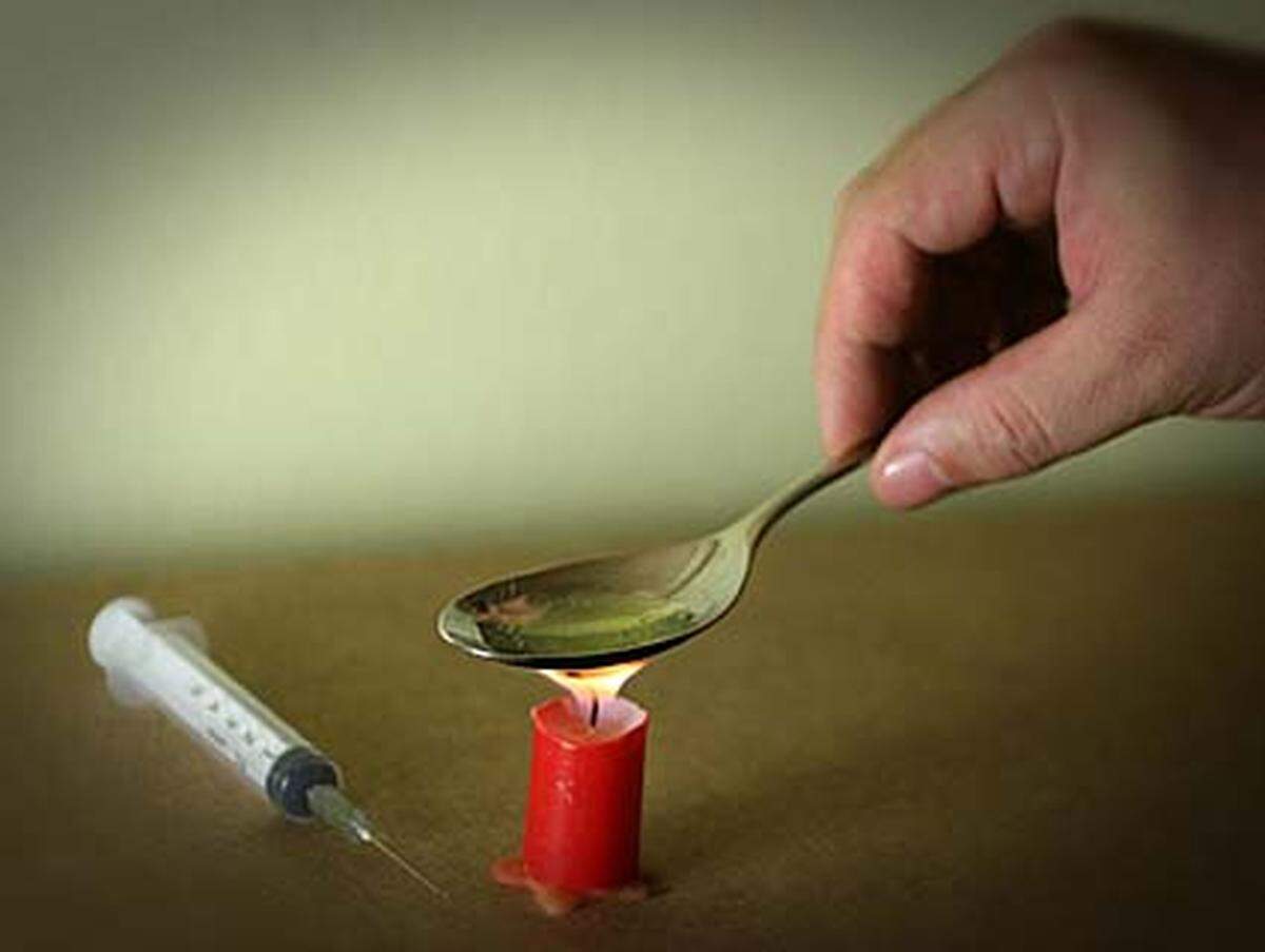 Geschätzte 22.200 bis 33.500 Personen in Österreich legen einen problematischen Konsum von intravenösen Drogen zutage.