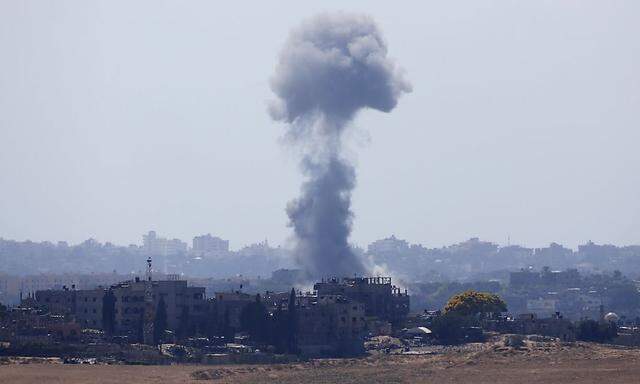Im Gazastreifen schlagen wieder israelische Raketen ein.