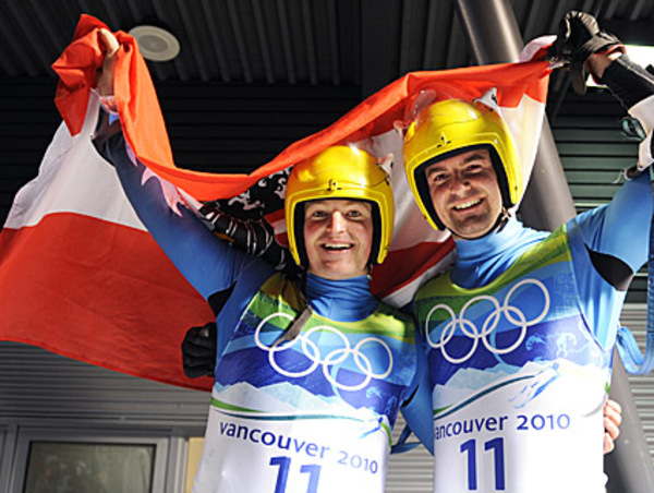 "Jetzt sind wir einmal froh, dass alles so gut gegangen ist. Wir dürfen aber nicht vergessen, was die Woche schon passiert ist und dass wir uns vor ein paar Tagen überlegt haben, dass etwas anderes wichtiger ist als Hundertstel und Tausendstel", erinnerte der Tiroler an den tragischen Tod des georgischen Rodlers Nodar Kumaritaschwili vor knapp einer Woche.