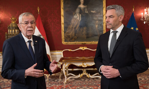 Bundespräsident Alexander Van der Bellen und Bundeskanzler Karl Nehammer.