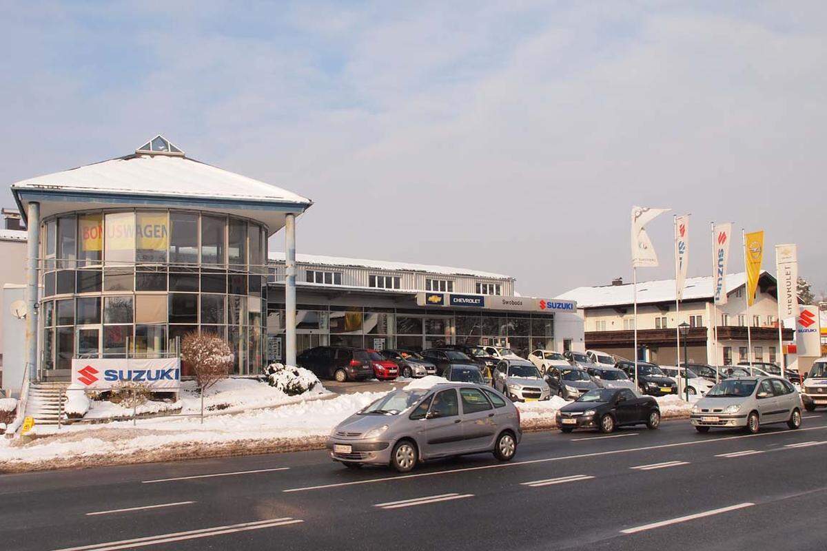 Das Börsespiel lief von 1. Oktober bis 30. November 2012 und hatte über 5300 Teilnehmer. Die Schlüsselübergabe fand nun im Suzuki-Autohaus Swoboda in Anif bei Salzburg statt.