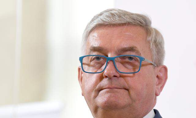 Der Präsident des Österreichischen Gemeindebundes, Alfred Riedl, gerät immer mehr unter Druck.
