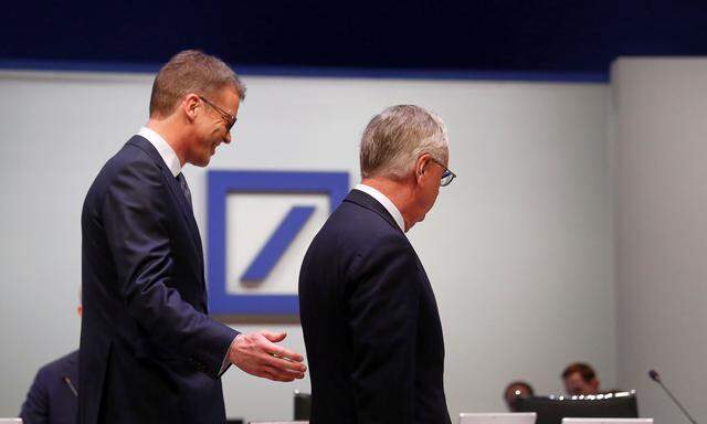 Deutsche-Bank-Präsident Paul Achleitner (re) and CEO Christian Sewing feilen an einem Sparprogramm