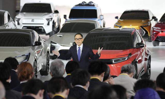 Toyota-CEO Akio Toyoda will noch lang nicht auf den Verbrennungsmotor verzichten. 