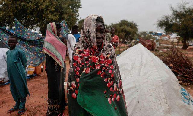 Tausende Menschen aus Darfur haben sich im Tschad in Sicherheit gebracht.  