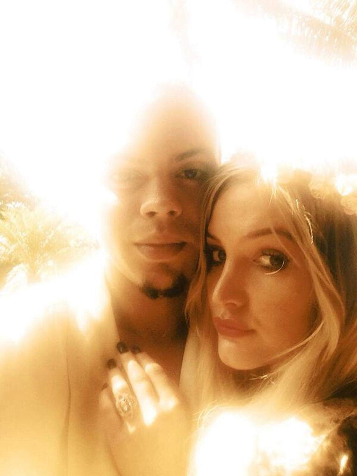 US-Sängerin Ashlee Simpson plant ihre zweite Hochzeit. Simpson und ihr Freund Evan Ross, der Sohn von Sängerin Diana Ross, gaben via Twitter ihre Verlobung bekannt."Die Liebe meines Lebens hat Ja gesagt", schrieb der Schauspieler in seiner Nachricht.