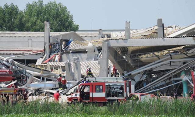 Viele Fabriksgebäude in Norditalien sind schwer beschädigt.