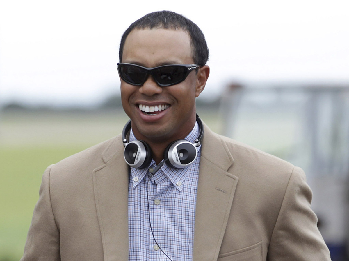 Doch Tiger Woods konnte die Nummer-eins-Position behaupten. Und das trotz einer durchwachsenen Saison. Nach dem Sexskandal kam er nicht so recht in Schwung und benötigte für seinen sechsten Einsatz beim Ryder Cup auch einen Captain's Pick, eine Einladung durch Corey Pavin. Sportlich hatte er die Qualifikation verpasst.