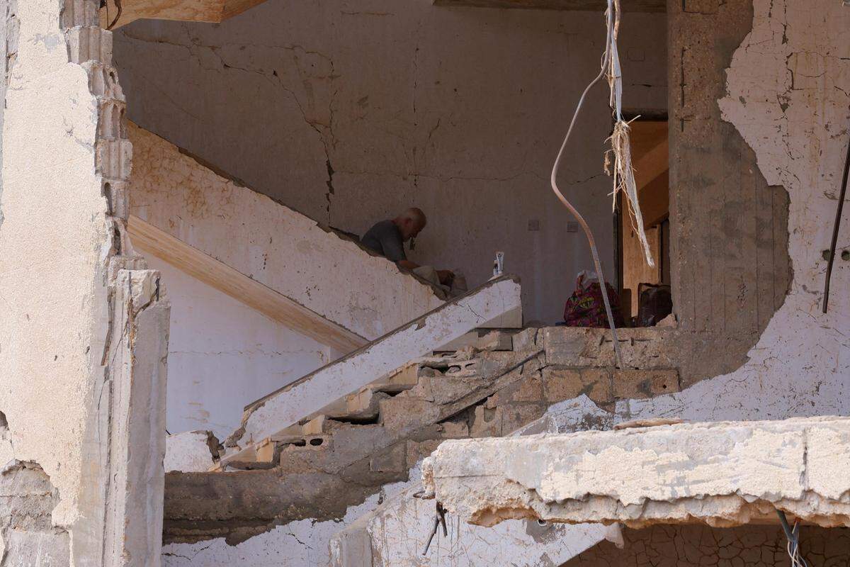 Ein zerstörtes Haus in Darna.