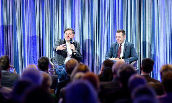 Der AfD-Spitzenkandidat für die EU-Wahl, Maximilian Krah, bei einem Auftritt in Wien  eingeladen hatte die FPÖ.